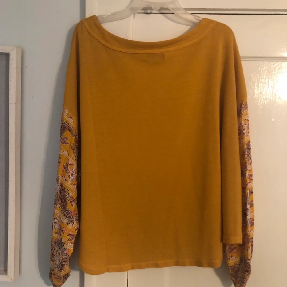 Pretty Spring Top - Picture 4 of 4